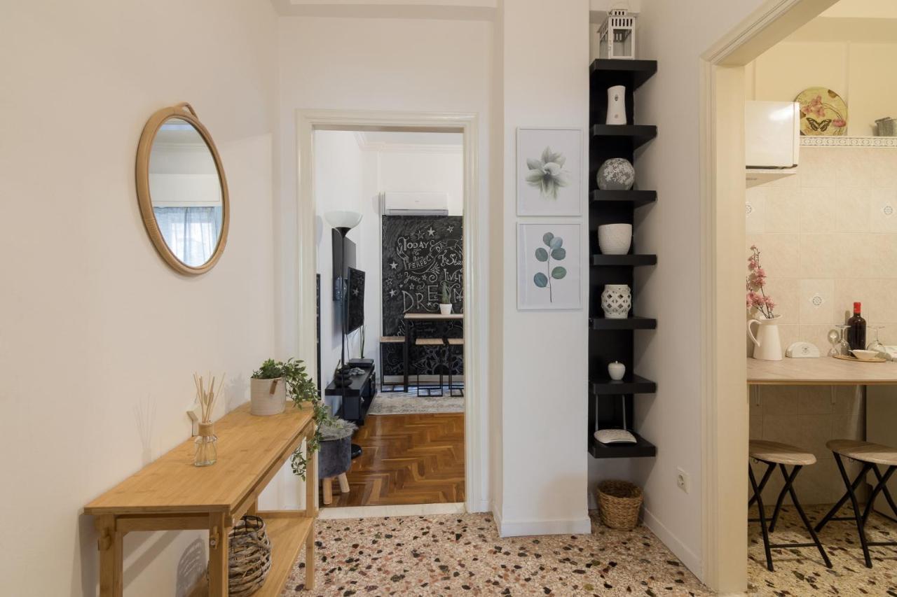 Classic And Modern Apartment In أثينا المظهر الخارجي الصورة