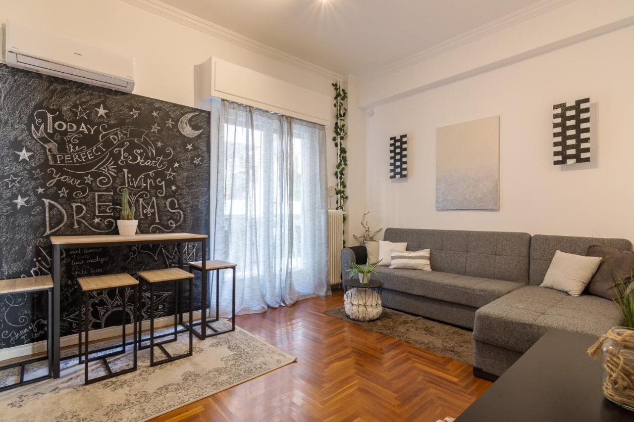 Classic And Modern Apartment In أثينا المظهر الخارجي الصورة